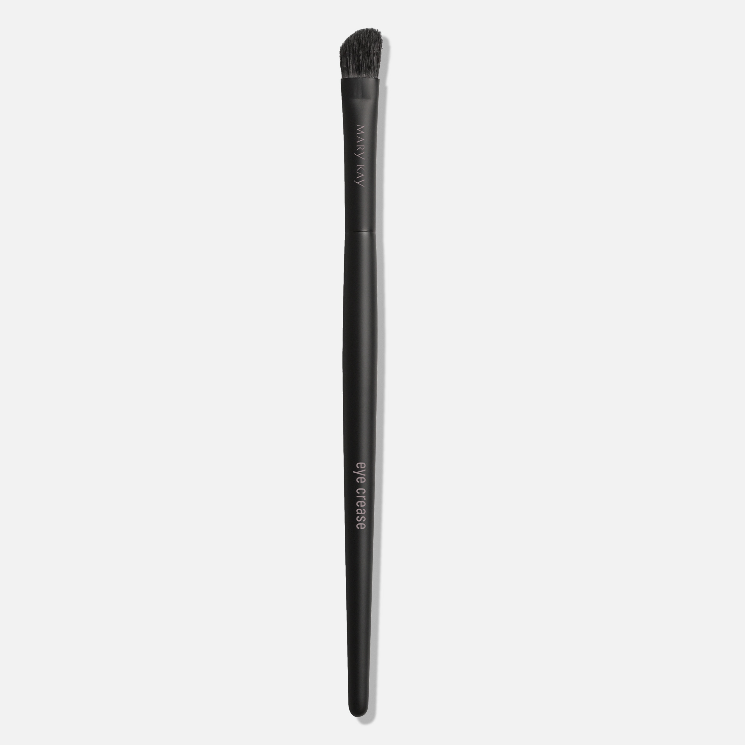 560109-UNL-GB-MKEssential-BrushSet-EyeCreaseBrush-DM_9664-Hi-Res.jpg